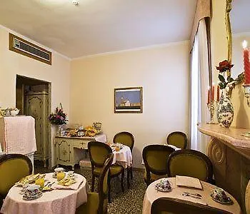 Ca' Leon D'oro 3* Venedik